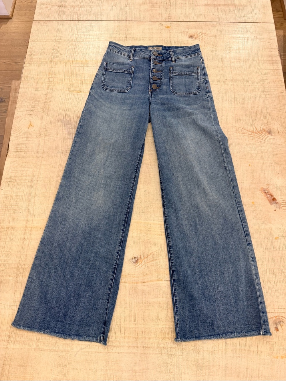Kut from the Kloth High-Rise Wide-Leg Jeans in Medium Blue Wash